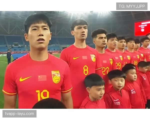 亚运足球赛场青春闪耀，新星崛起点燃未来希望