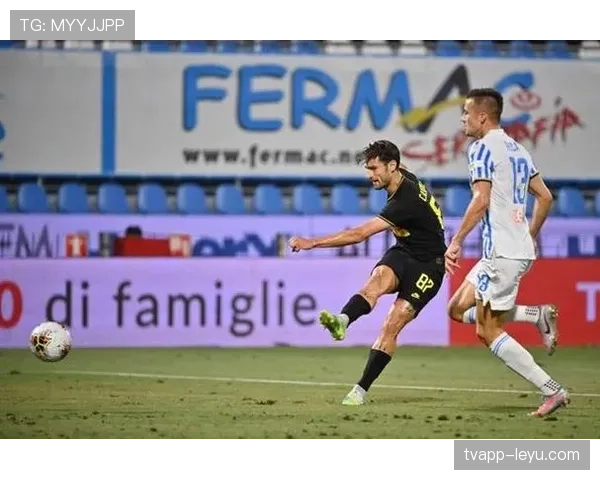 阿什拉夫国家队首秀稳健发挥，助球队斩获胜利