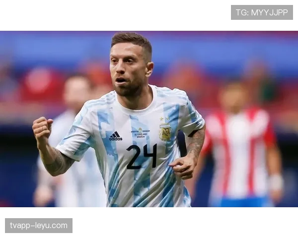 帕雷德斯国家队表现稳健，助球队稳步迈向胜利