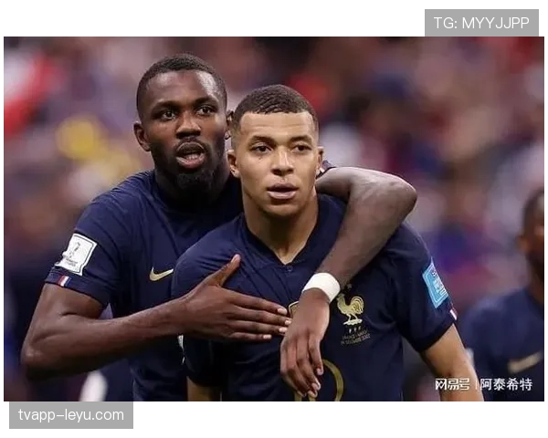 姆巴佩与内马尔:战术共存与个人定位的真实结构差异 姆巴佩与内马尔:战术共存与个人定位的真实结构差异